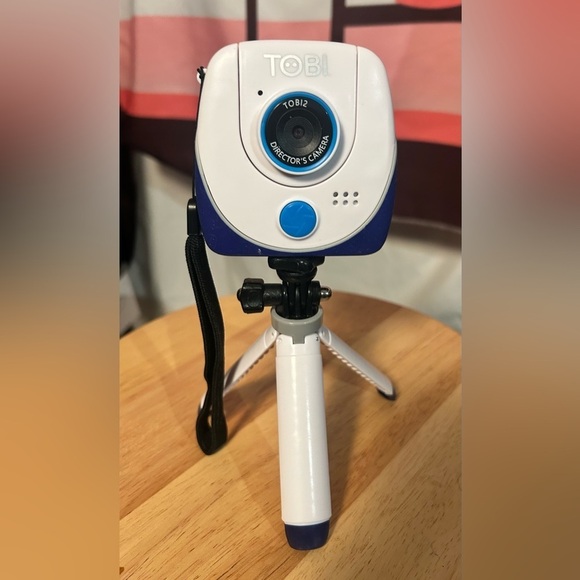 Tobi 2 Kids Director’s High Def Digital Camera for Photos & Video w/ Tripod​ - Picture 3 of 4